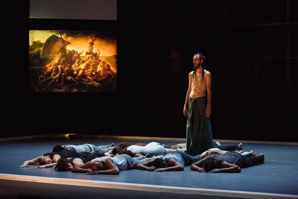 Nkenguegi de Dieudonné Niangouna sur la scène du Théâtre de Vidy, Lausanne. ©  Samuel Rubio