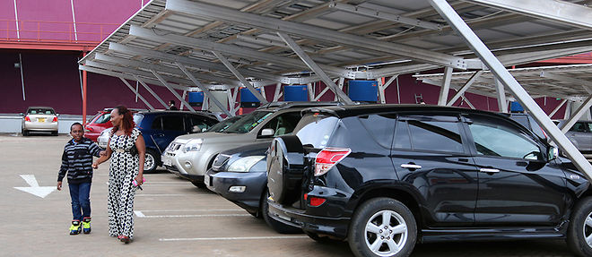 Garden City est la plus grande installation solaire sur parking d'Afrique. 
