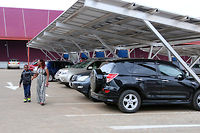 Garden City est la plus grande installation solaire sur parking d'Afrique. 