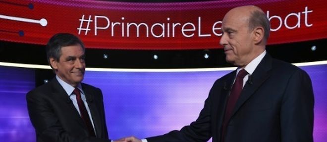 Francois Fillon et Alain Juppe avant leur debat televise de l'entre-deux-tours de la primaire de droite le 24 novembre 2016 a Paris
