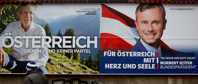 Affiches electorales du candidat du FPO Norbert Hofer et du candidat Vert Alexander Van der Bellen.