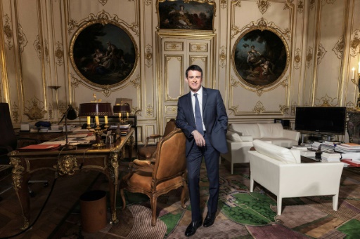 Manuel Valls lors d'une séance de pose pour l'AFP dans ses bureaux de l'Hôtel de Matignon le 24 novembre 2016 © JOEL SAGET AFP/Archives