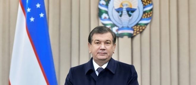Le president par interim de l'Ouzbekistan, Chavkat Mirzioiev vote a la presidentielle a Tachkent, le 4 decembre 2016