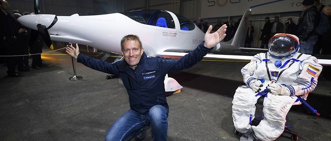 Le Suisse Raphael Domjan a devoile mercredi 7 decembre SolarStratos, le premier avion solaire habite qui ira dans la stratosphere.