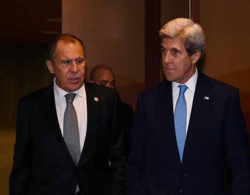 Les ministres russe, Sergueï Lavro, et américain, John Kerry le 17 novembre 2016 à Lima © Mark RALSTON AFP/Archives