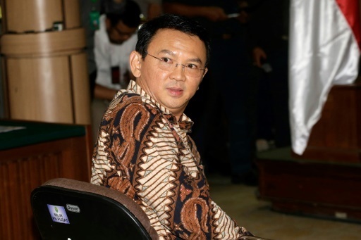 Le gouverneur chretien de Jakarta, Basuki Tjahaja Purnama, juge depuis mardi pour blaspheme, au tribunal de Jakarta le 13 decembre 2016 