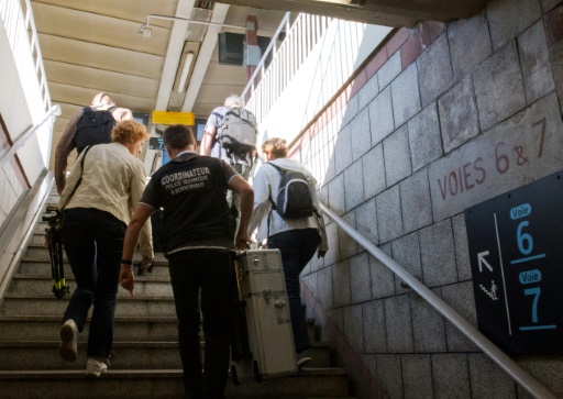 La police scientifique enquête à la gare d'Arras, le 22 août 2015, après l'interpellation par des passagers d'un homme qui avait fait feu dans le Thalys © PHILIPPE HUGUEN AFP/Archives