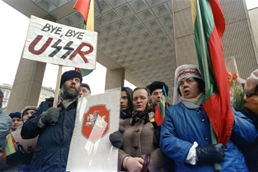 Manifestation à Vilnius, en Lituanie, le 11 mars 1990, alors république de l'URSS, réclamant l'indépendance  © WOJTEK DRUSZCZ AFP/Archives