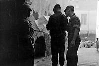Bataille d'Alger. En août 1957, les parachutistes du 3e RPC du colonel Bigeard sillonnent la casbah, bastion du FLN, passée en janvier sous le contrôle de l’armée. ©Marc Flament