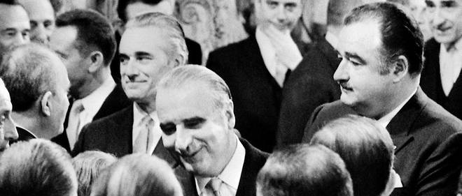 Confiance. Alexandre de Marenches (a droite), nomme par Georges Pompidou en 1970 (ici a l'Elysee, en 1972, derriere lui, Jacques Chaban-Delmas), regnera pendant onze ans sur le contre-espionnage francais.