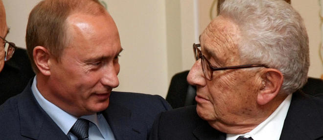 Vladimir Poutine et Henry Kissinger se sont rencontrés régulièrement, ici en 2007.  ©POOL New / Reuters