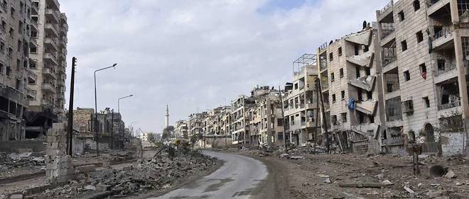 Pilonnee par quatre ans de conflit, la ville d'Alep est a l'etat de ruine.