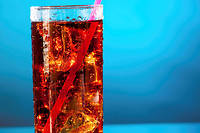 Les sodas sont composes notamment d'aspartame, un edulcorant tres nocif pour nos bacteries intestinales.  (C)WLADIMIR BULGAR/SCIENCE PHOTO LI