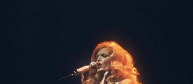 Dalida sur la scene de l'Olympia a Paris le 18 mars 1981
