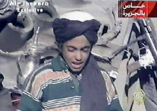 Capture d'écran effectuée le 7 novembre 2001 d'une vidéo où apparaît le fils préféré d'Oussama Ben Laden, Hamza © Handout AL-JAZEERA/AFP/Archives