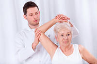 L’arthrose, maladie qui touche les articulations, affecte 65 % des plus de 65 ans et 80 % des plus de 80 ans. ©Katarzyna Białasiewicz