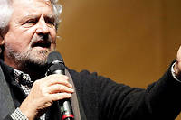 Italie : Beppe Grillo frein&eacute; dans&nbsp;sa volte-face europ&eacute;enne