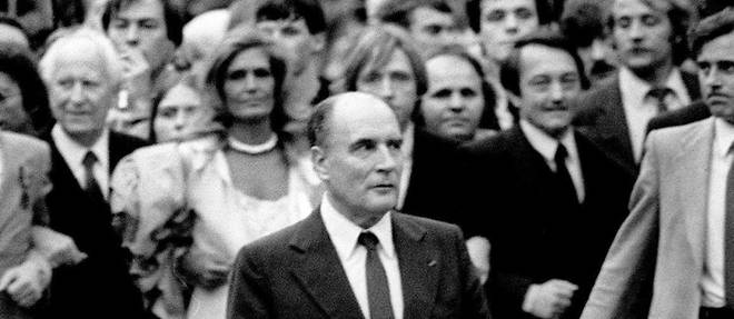 Le 2 mai 1981, Dalida est au premier rang des fideles, en robe fuchsia, lors de la fameuse ceremonie du Pantheon, en compagnie des vieux compagnons de route de Francois Mitterrand.