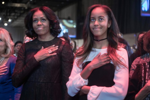 Michelle et Malia, l'épouse et la fille aînée de Barack Obama, lors de son discours d'adieu le 10 janvier 2017 à Chicago  © NICHOLAS KAMM, NICHOLAS KAMM AFP