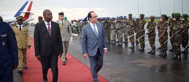 Francois Hollande participe au 27e Sommet Afrique-France.