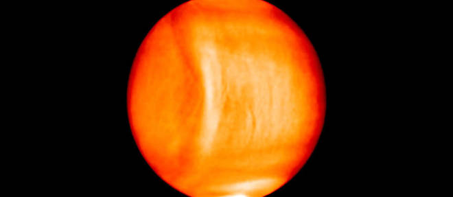 La vague decouverte sur Venus traversait la planete d'un hemisphere a l'autre. 