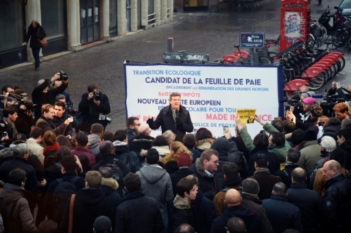 Arnaud Montebourg en campagne avant le 1er tour de la primaire PS dimanche, le 16 janvier a Lille