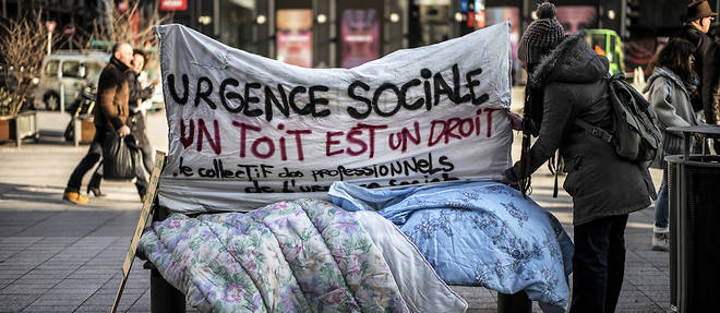 Le Samu social a Lyon etait en greve jeudi 19 janvier pour reclamer l'ouverture de plus de places d'hebergement d'urgence.