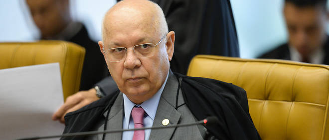 Le juge bresilien Zavascki etait en charge du volet politique dans l'enquete sur le scandale de corruption Petrobras.