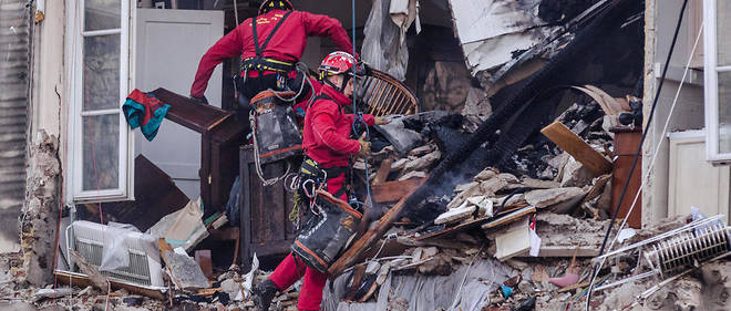 Une fuite de gaz a provoque l'explosion d'un immeuble ancien a Boulogne-Billancourt.