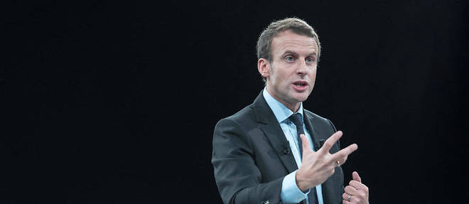 Emmanuel Macron, ici en octobre 2016 au Palais des Congres, a pris le PS a revers lors de son premier meeting de campagne. 