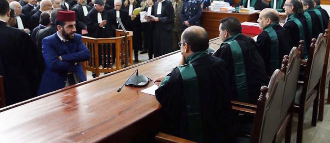 Une vue des juges et de la salle lors de la reouverture du proces des evenements de Gdim Izik le 26 decembre dernier a la chambre criminelle pres de l'annexe de la cour d'appel de Sale.