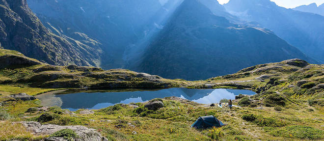 Le parc national des Ecrins, le plus grand parc europeen de haute montagne, sera bientot longe par des lignes THT.