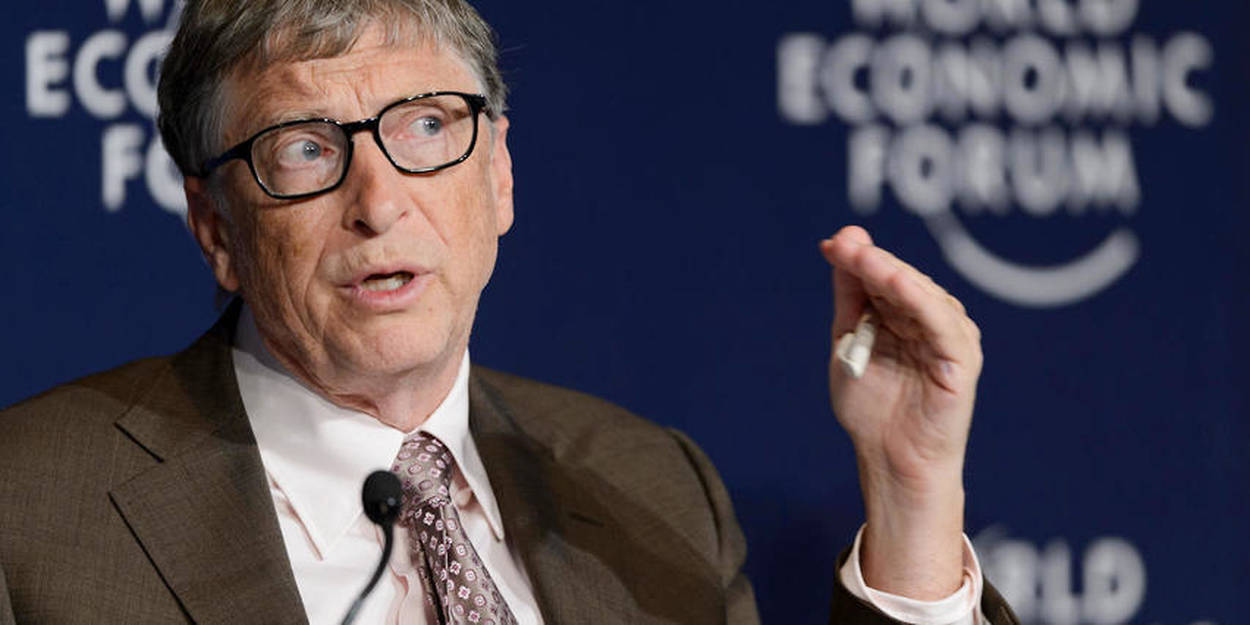 Сколько заработал билл гейтс. Стерлинг Гейтс. Билл Гейтс на белом фоне. Билл ТЕЙТСВОРТ художник.