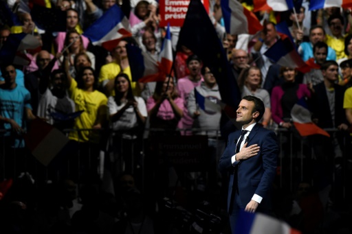 Emmanuel Macron en meeting à Lyon, le 4 février 2017  © JEAN-PHILIPPE KSIAZEK AFP