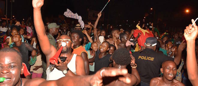 A travers tout le Cameroun, une foule en liesse a salue ce cinquieme titre des Lions indomptables conquis ce 5 fevrier 2017 a Libreville.