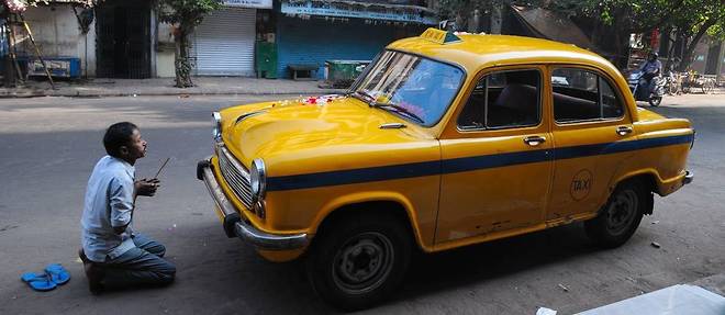Utilisee par les chauffeurs de taxi et par l'elite du pays pendant plus d'un demi-siecle, l'Hindustan Ambassador fait partie de la culture indienne.