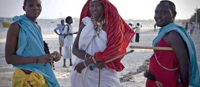 La plage est pleine de Kenyans, mais on y croise tres peu de touristes occidentaux.