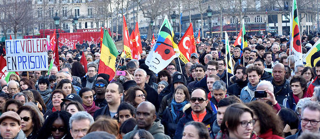 Une manifestation contre les violences policieres est organisee place de la Nation a Paris.