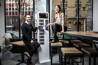 Inspirés. Anne Mouchet et Jérémie Navarro ont cofondé la start-up The Charging Place, créatrice de bornes de rechargement de smartphone. ©RGA/REA