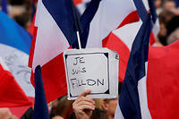Rassemblement au Trocad&eacute;ro&nbsp;: &quot;Plut&ocirc;t voter Le Pen que Jupp&eacute;&nbsp;!&quot;