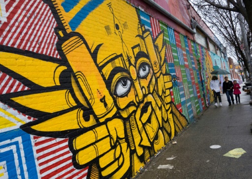 Responsables et artistes locaux se réapproprieraient bien cet héritage pour revaloriser un quartier qui passe toujours pour être le coupe-gorge de New York, loin du glamour de Manhattan et de la branchitude de Brooklyn. © DON EMMERT AFP