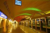 Vue prise le 16 decembre 2003 dans la gare Saint-Lazare a Paris de la station de la ligne 14 du metro lors de son inauguration (C)PIERRE VERDY