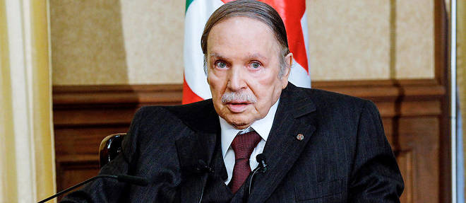 Abdelaziz Bouteflika a Alger, en fevrier 2016. A 80 ans, le president vit desormais dans une residence medicalisee.
