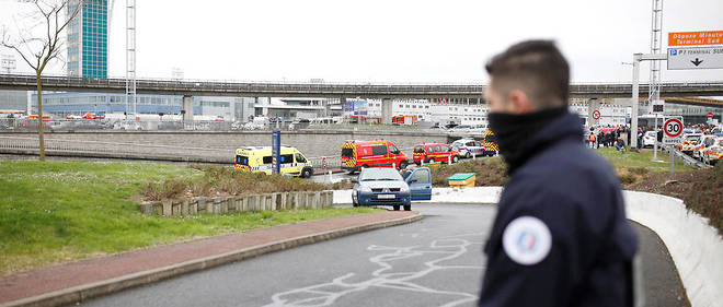 Aeroport d'Orly le 18 mars 2017 apres une attaque.