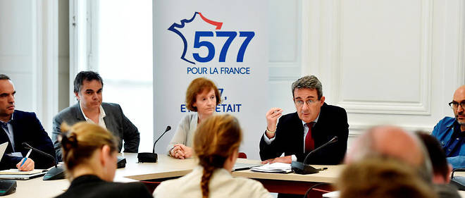Le maire de Neuilly, Jean-Christophe Fromantin, sillonne la France pour rassembler 577 candidats en vue des legislatives.