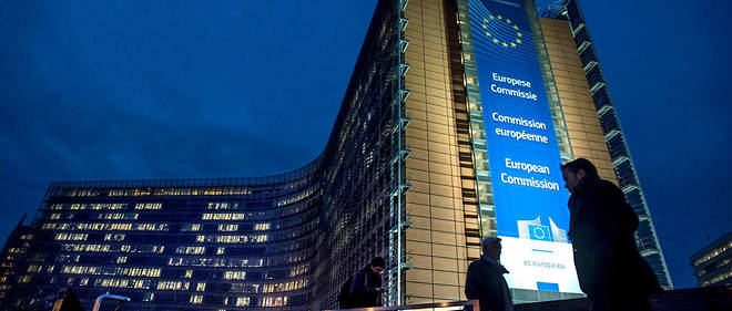 Bunker. Le siege de la Commission europeenne, l'austere batiment Berlaymont, a Bruxelles. << L'Union se renferme dans une hostilite de forteresse assiegee, car elle sait qu'elle ne fait plus rever >>, ecrit Jean Quatremer.