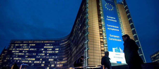 Bunker. Le siege de la Commission europeenne, l'austere batiment Berlaymont, a Bruxelles. << L'Union se renferme dans une hostilite de forteresse assiegee, car elle sait qu'elle ne fait plus rever >>, ecrit Jean Quatremer.