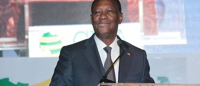 Le president ivoirien Alassane Ouattara a la tribune a l'ouverture de la deuxieme edition de la Conference internationale sur l'emergence de l'Afrique (CIEA) ce 28 mars a Abidjan. 