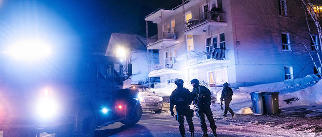 Une patrouille securise les abords du Centre islamique culturel de Quebec, le 29 janvier, apres une attaque contre la mosquee.