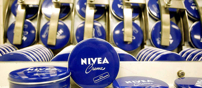 En France, Nivea a recemment ete classee par une enquete menee par BVA et Change comme etant la marque la plus bienveillante.
